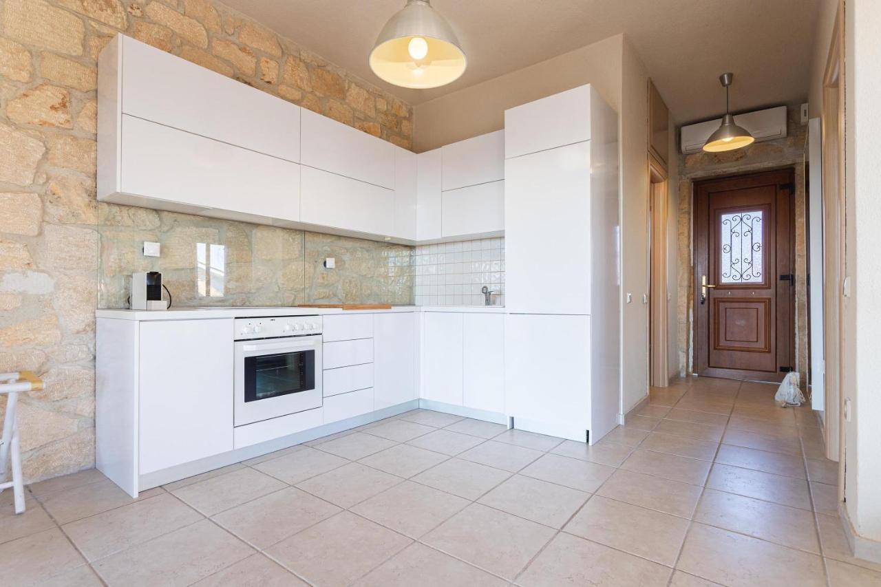 Pure White Suite Elani Siviri Luaran gambar